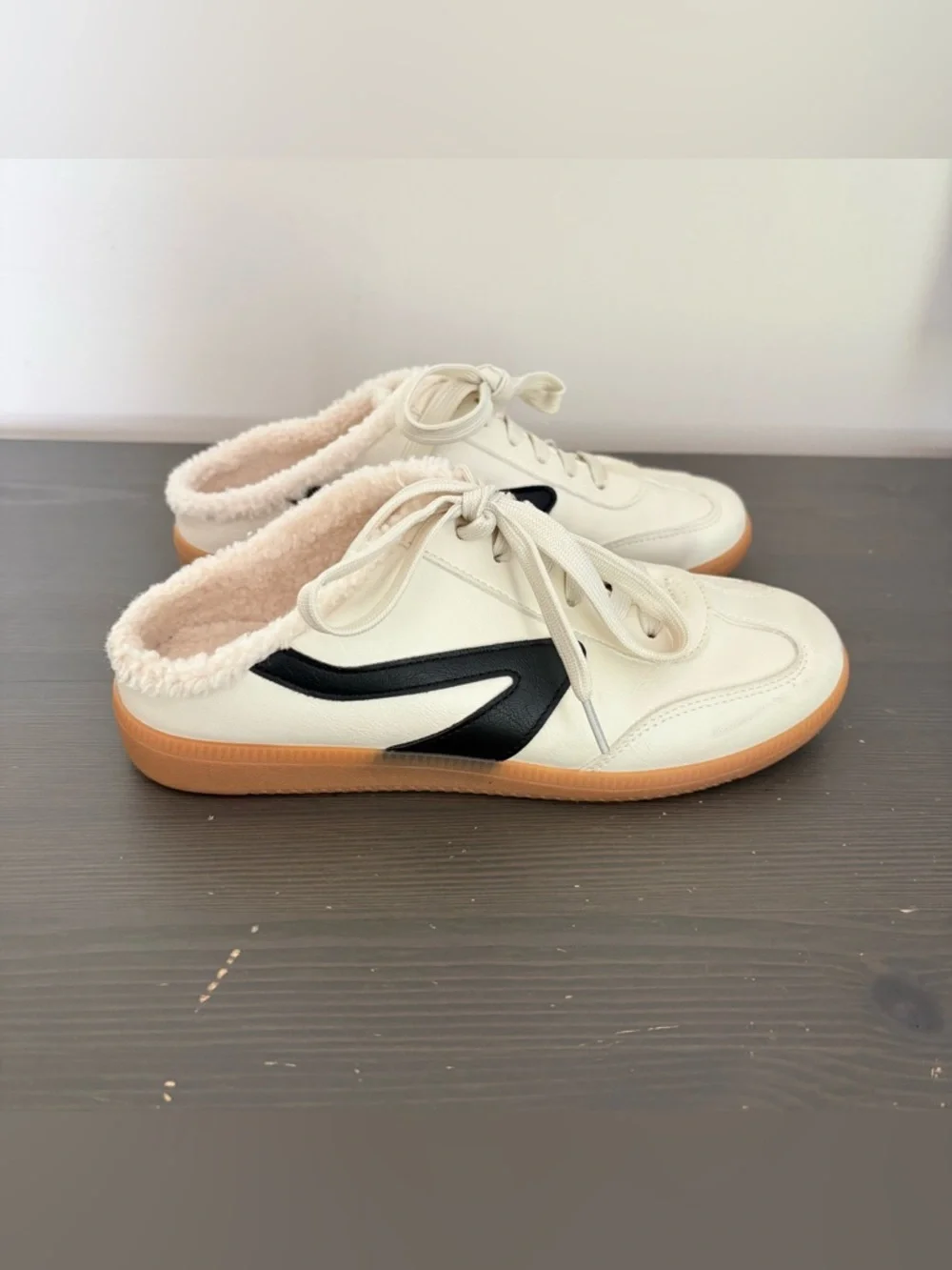 DV by Dolce Vita Quirky Faux Shearling Lined Mule Sneakers Slip On Lace Up 8